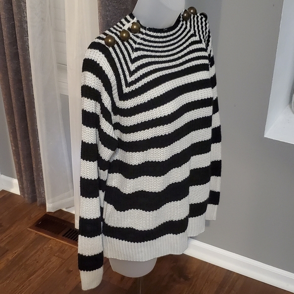 For the Republic  sweater size M - Picture 3 of 3